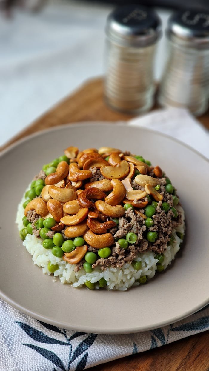 delicious-cashew-and-green-pea-rice-dish-32535822